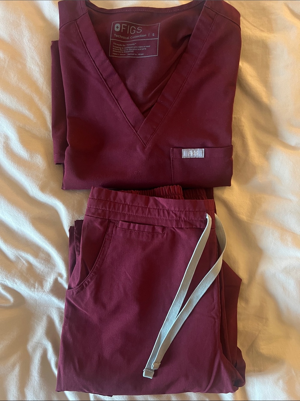 FIGS Women’s Burgundy Scrub Set